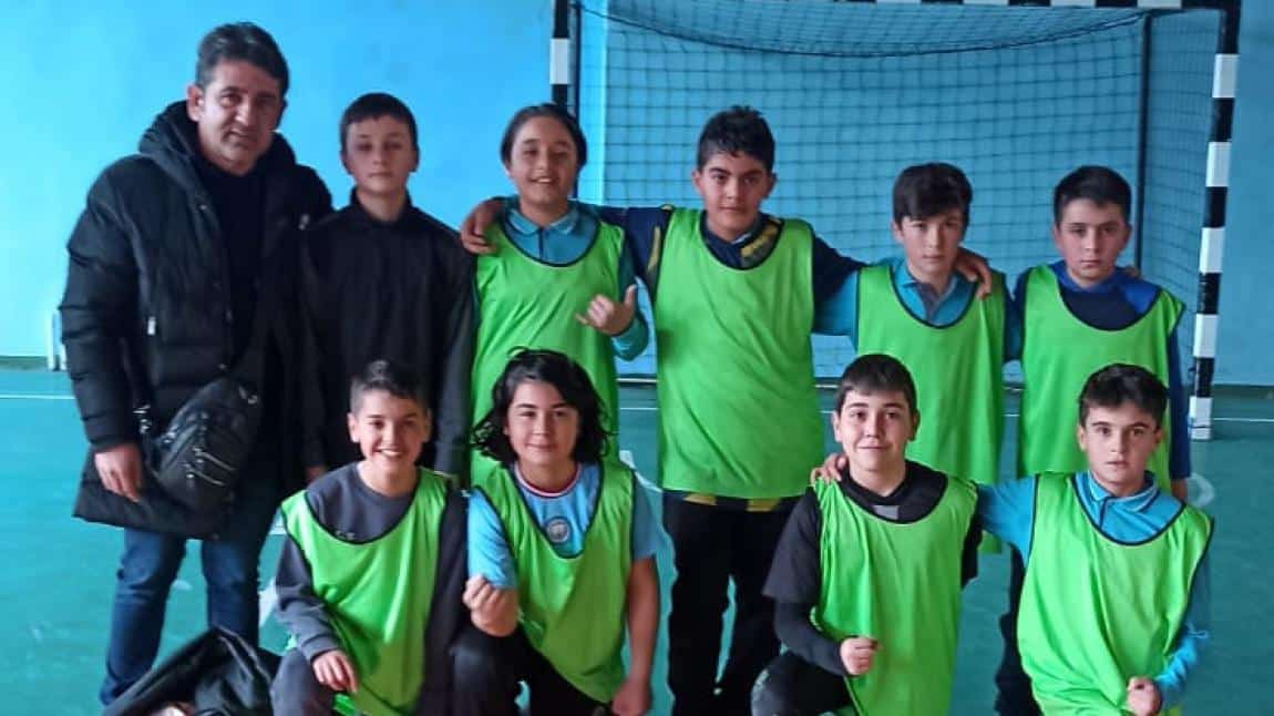 Okulumuz Keçiören' de düzenlenen Küçükler Futsal maçlarında finale kalmayı başarmıştır.