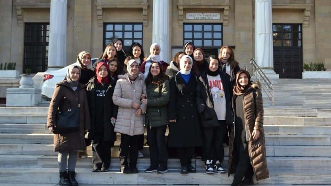 Okulumuz Matematik Kulübü Öğrencileri Gazi Üniversitesi Merkez Kampüsünü Ziyaret Etti. 